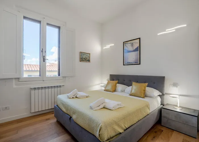 Guesthost - Santa Maria Novella Nest - Vittoria & Carlo Apartments